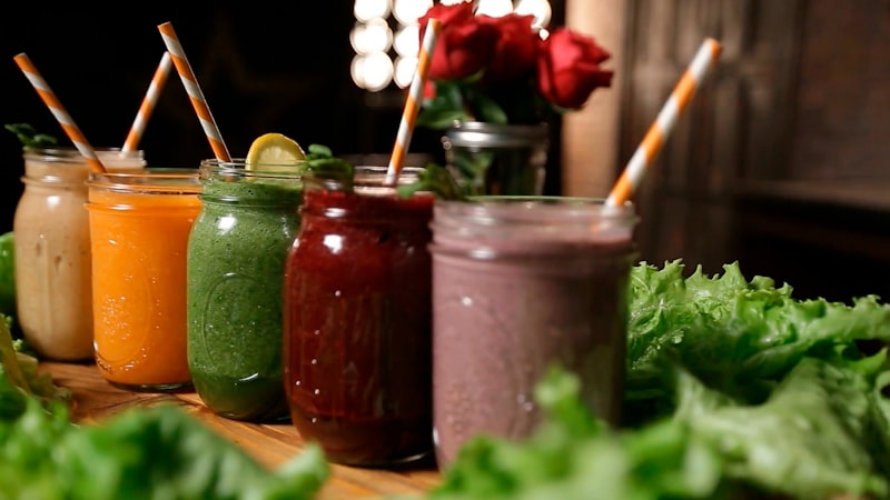 Cocktails de fruits frais et colorés