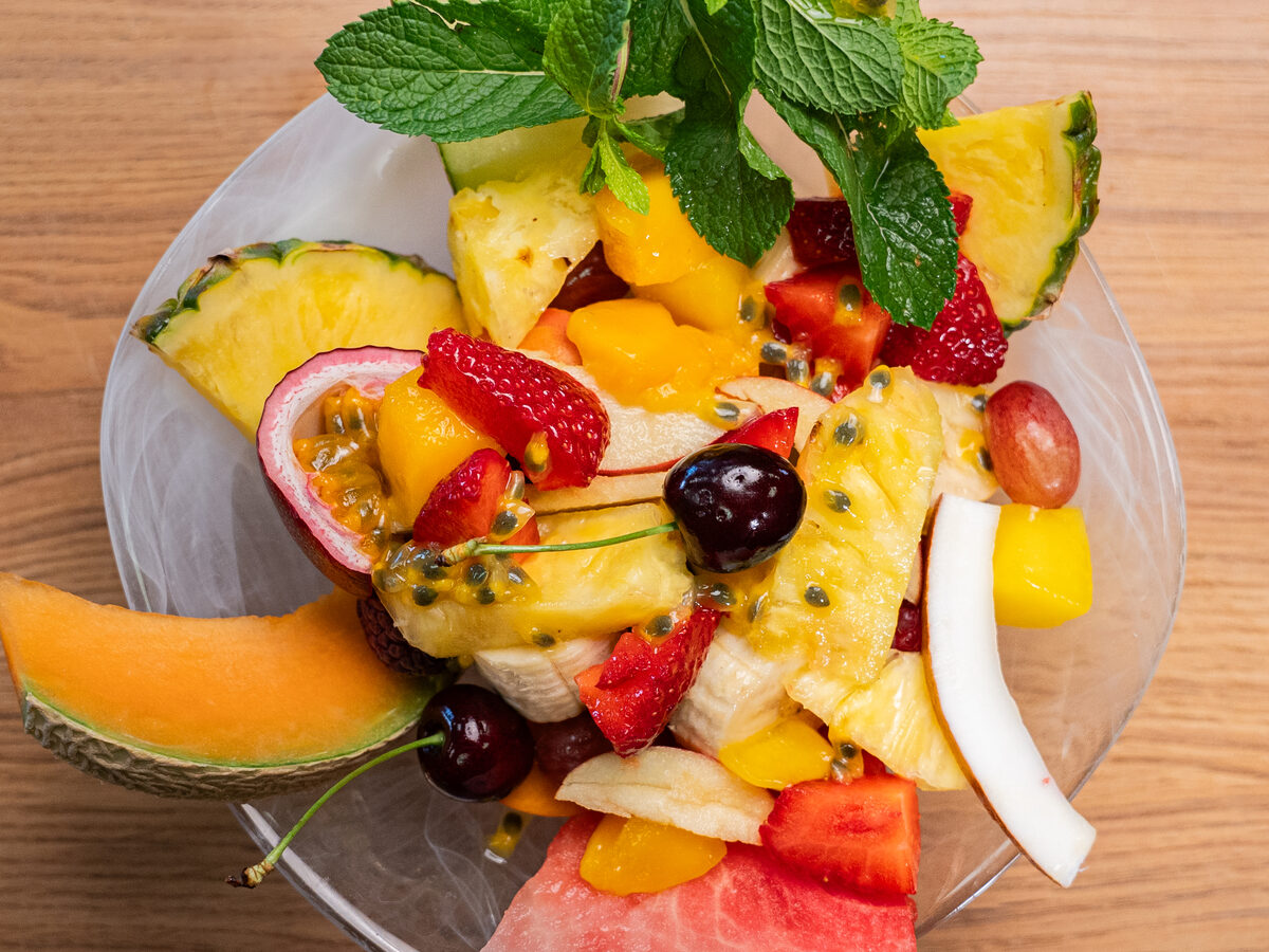 Assiette de fruits frais